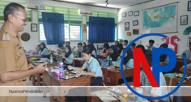 SMPN 1 Ciamis Laksanakan MBG, Siswa Antusias dan Nikmati SMPN 1 Ciamis Laksanakan MBG, Siswa Antusias dan Nikmati