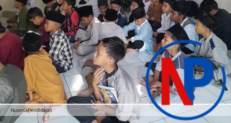 Sebanyak 616 siswa dari lima Sekolah Dasar Negeri (SDN) di wilayah Desa Kertahayu mengikuti kegiatan Pesantren Kilat di sembilan Diniyah Takmiliyah Awaliyah (DTA). Sebanyak 616 siswa dari lima Sekolah Dasar Negeri (SDN) di wilayah Desa Kertahayu mengikuti kegiatan Pesantren Kilat di sembilan Diniyah Takmiliyah Awaliyah (DTA).