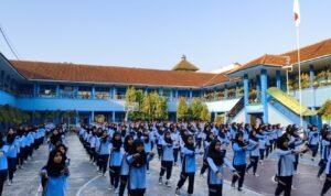Hari Anak Nasional SMPN 1 Ciamis, Kadisdik: Kalian Harus Ceria Hari Anak Nasional SMPN 1 Ciamis, Kadisdik: Kalian Harus Ceria